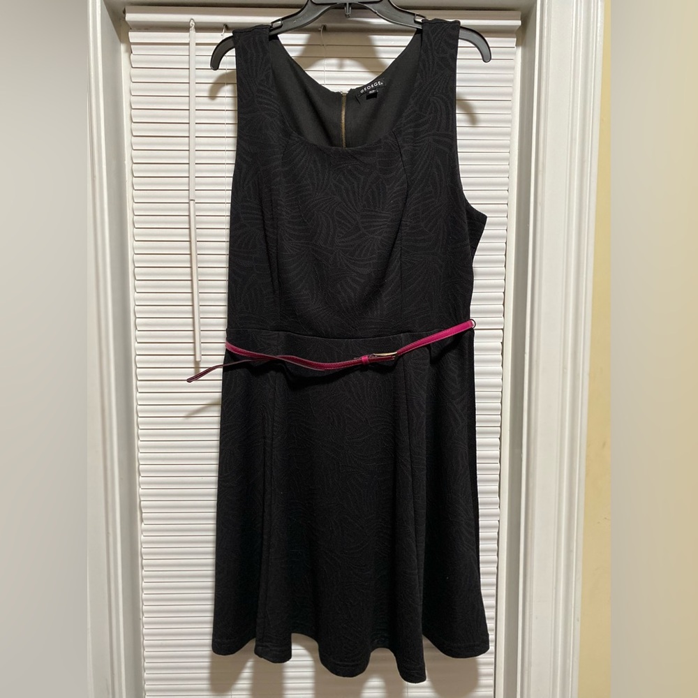 Black Sleeveless Casual/Party Dress with pink changeable belt.
